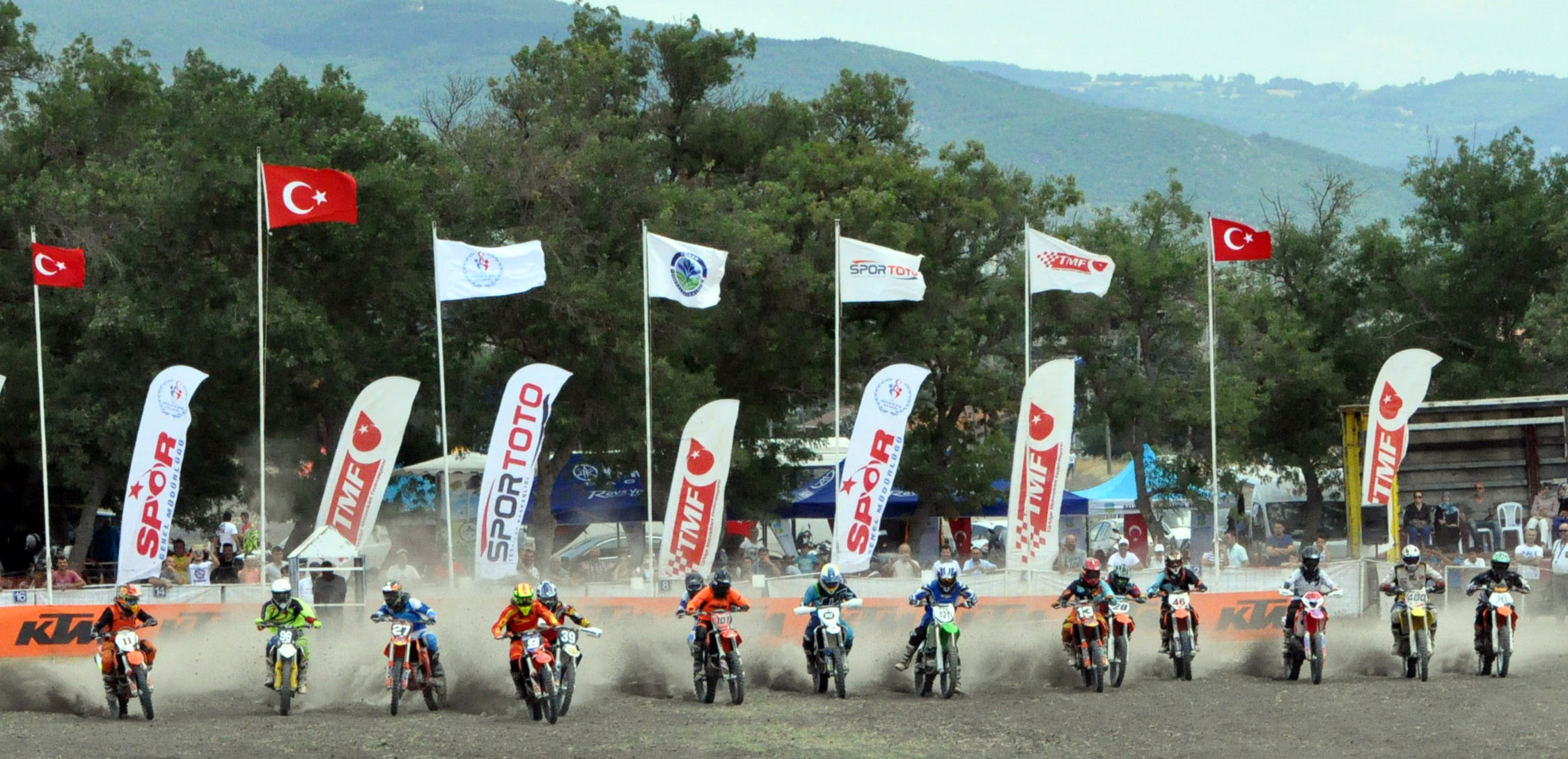 Motokrosta İkinci Randevu Gönen’de